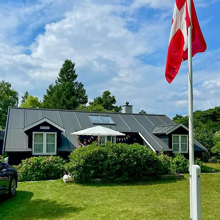 Charming Summer House Near Liseleje