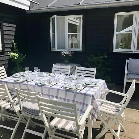 بيت للعطل Charming Summer House Near